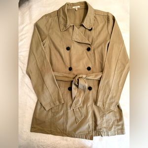 Women’s ladies trench coat sz medium